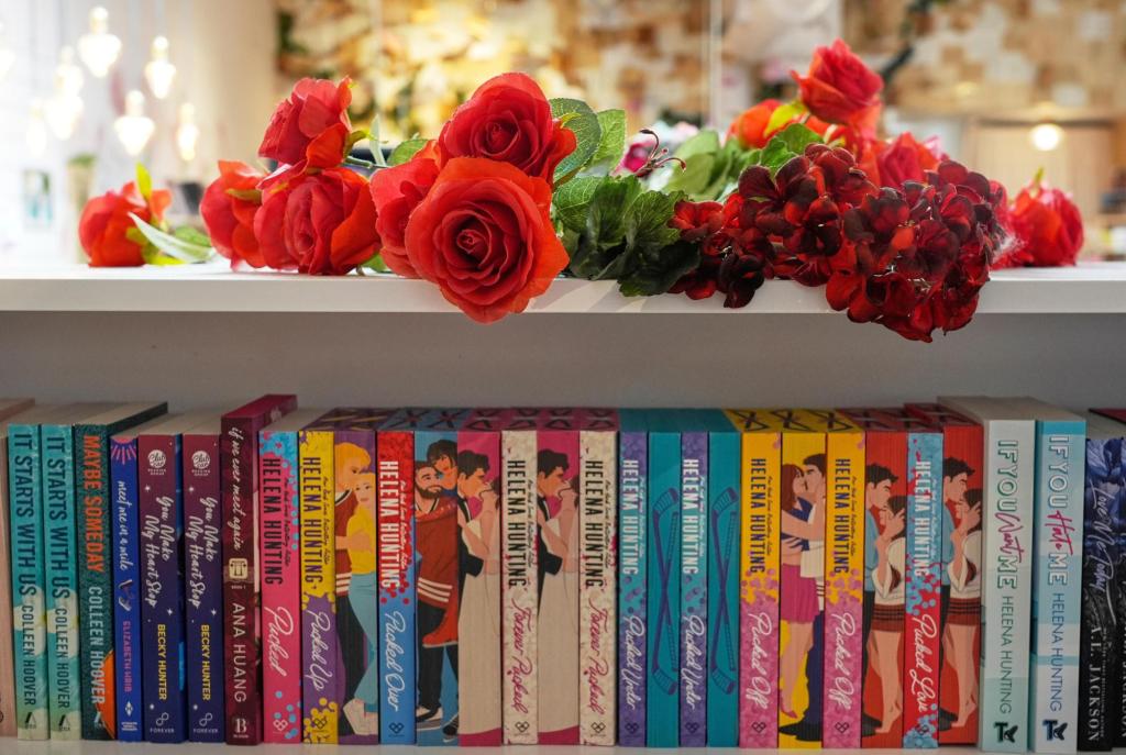 Fans say new romance bookstores give the genre some overdue respect