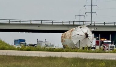 Truck hauling grain silo hits bridge east of Edmonton, causes ‘significant damage’: RCMP - Edmonton