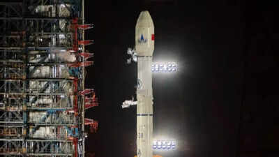 CNSA releases images of Earth and Moon by Tianwen-2 from 590,000 km in deep space