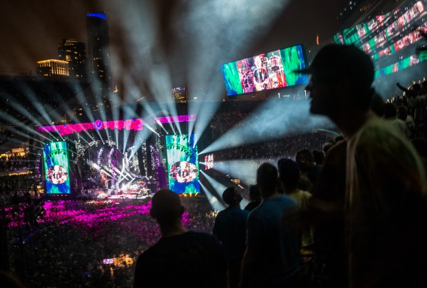 The Grateful Dead concert at Soldier Field in Chicago on Friday, July 3, 2015. (Zbigniew Bzdak/Chicago Tribune)