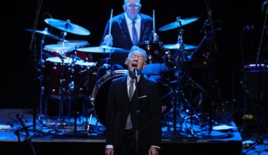 Lyle Lovett and his Large Band at Auditorium Theatre