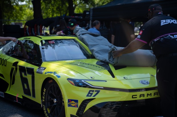Robinhood's car, 67, gets unwrapped during the NASCAR Xfinity Series'...