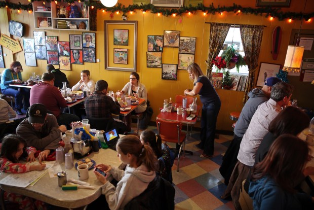 Patrons dine at Kitsch'n on Roscoe, Jan. 1, 2013, in Chicago. (John J. Kim/Chicago Tribune)