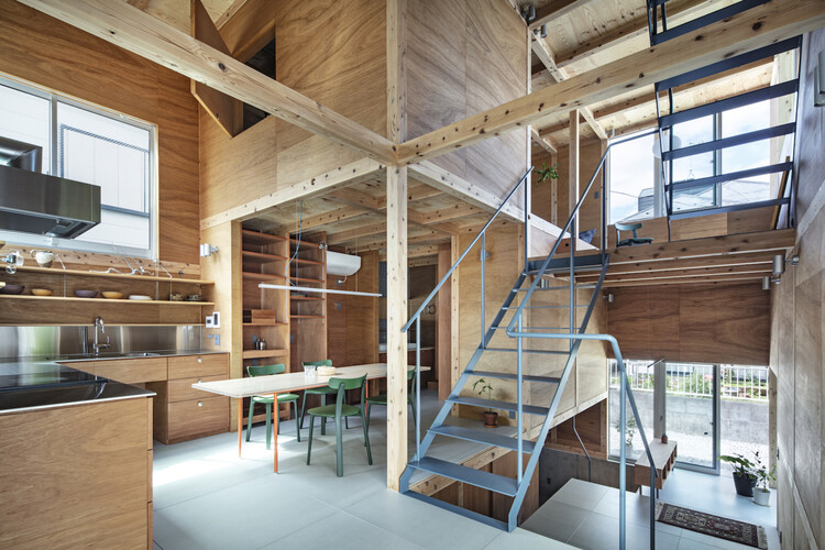 Chigasaki House / Tamada & Wakimoto Architects - Interior Photography, Stairs, Wood, Beam