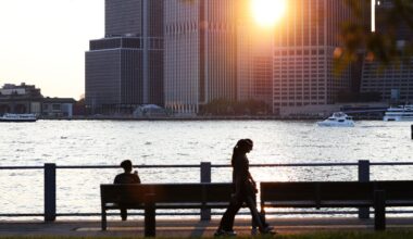 Canadian wildfire smoke has once again shrouded the Tri-State area, prompting an air-quality alert through the weekend. Authorities have issued Level Orange warnings, signaling health risks for sensitive groups such as the elderly, children, and those with heart or lung conditions. (Representational Image) (AP Photo/Heather Khalifa)