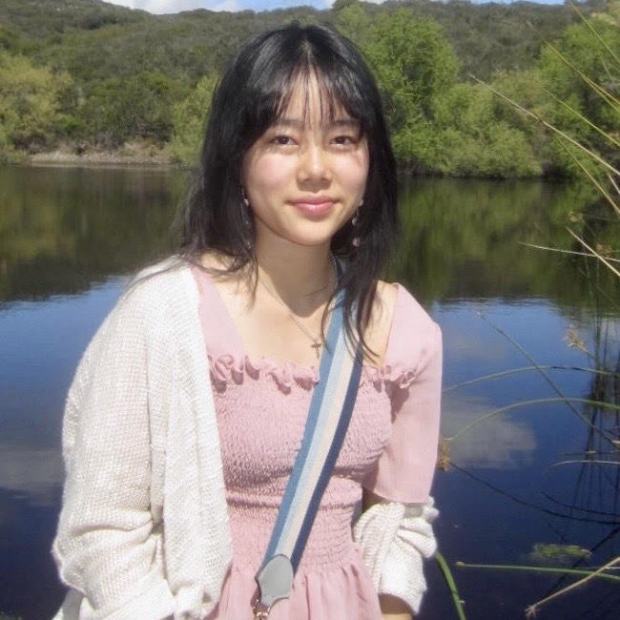 Scholarship winner Ava Hsueh (Lydia Ly)