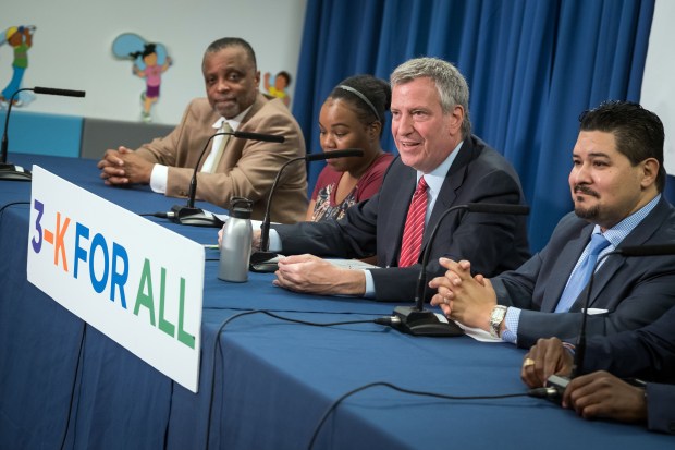 Mayor Bill de Blasio and Schools Chancellor Richard Carranza announce 3,257 families are receiving offers to free, full-day, high-quality 3-K for All across six community school districts at the Learning Through Play Pre-K Center in the Bronx on Wednesday, May 23, 2018. (Ed Reed / Mayoral Photography Office)