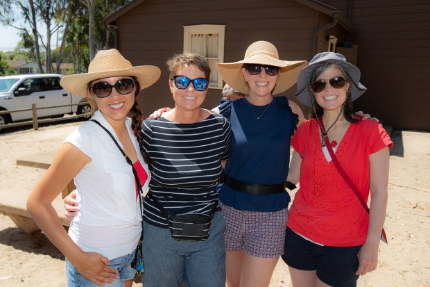 Jennie Kit, Nicole Thompson, Irene Rock, Nancy Osborne (Jon Clark)
