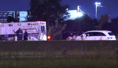 2 hurt in Highway 401 crash in Mississauga