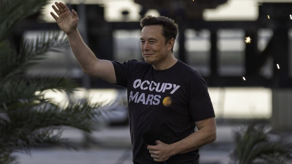 Elon Musk, SpaceX
