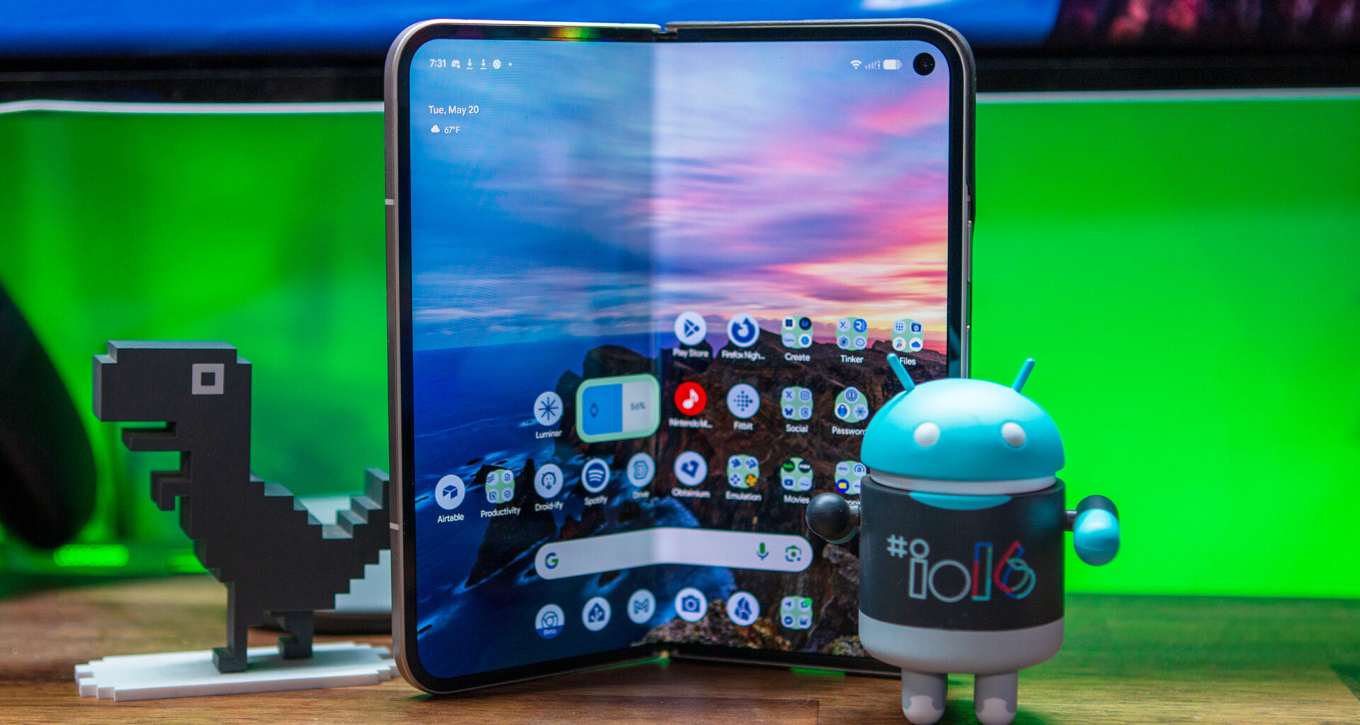 Android 16 QPR1 Beta 1 home screen on Pixel 9 Pro Fold