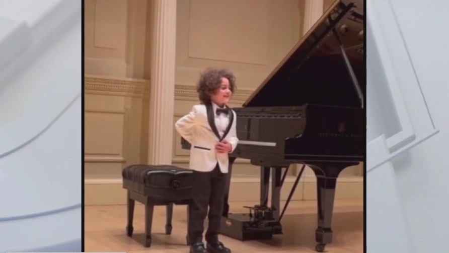 5-year-old piano prodigy from LA plays at Carnegie Hall