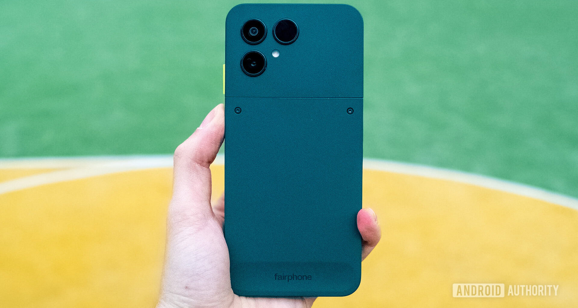 Fairphone Gen 6 in hand