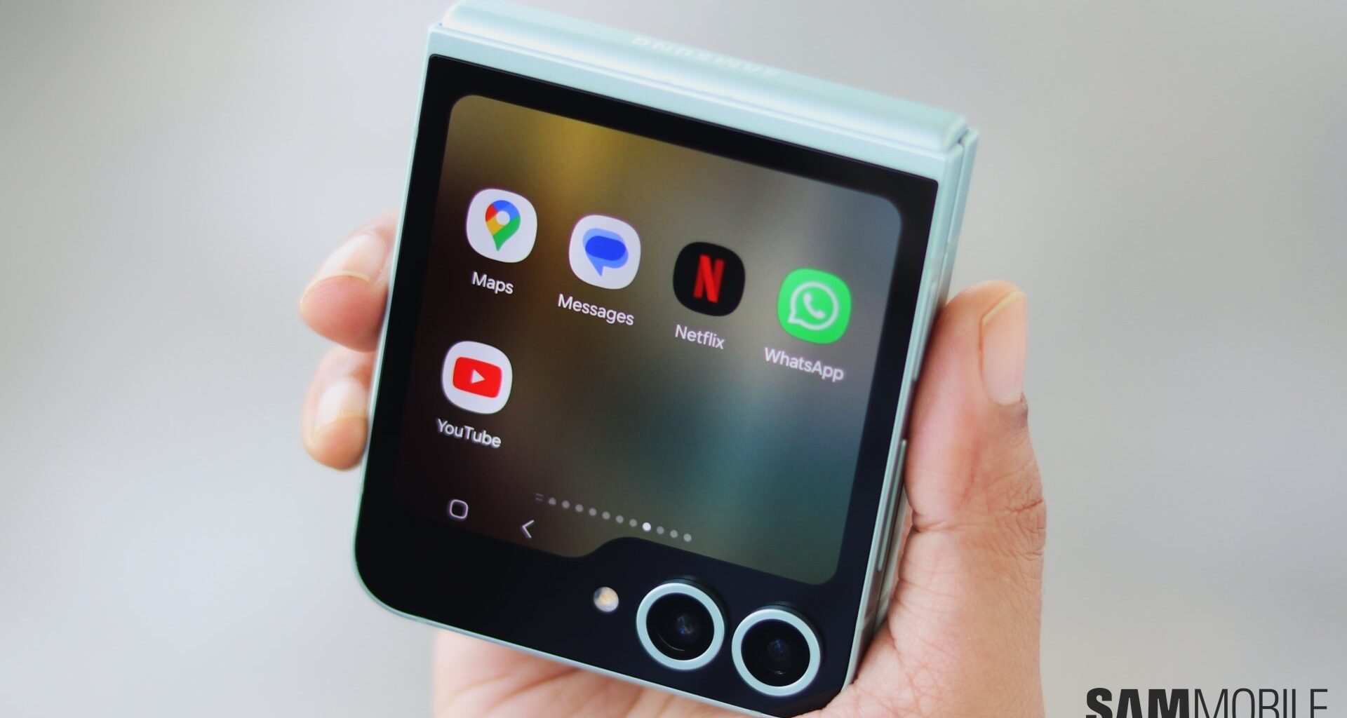 Hands-on video reveals Galaxy Z Flip 7's stunning cover display