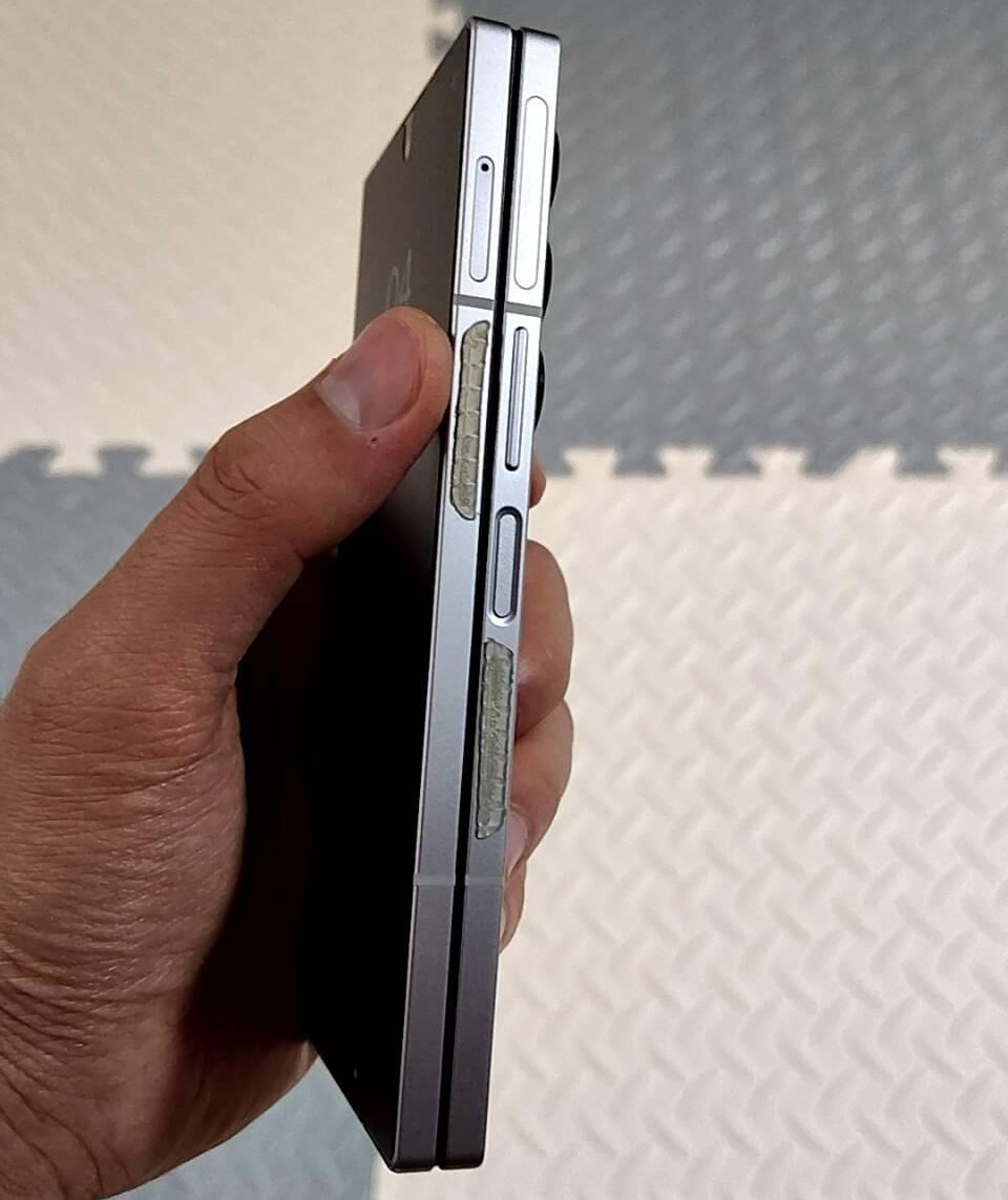 Galaxy Z Fold 6 using CatTongue grip tape