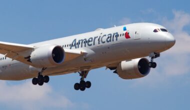 American Airlines has canceled hundreds of Chicago flights this August: report