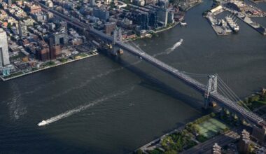 French tourist arrested for climbing NYC's Williamsburg Bridge