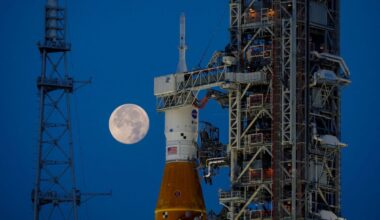 NASAs Artemis I Moon rocket sits at Launch Pad Complex 39B at Kennedy Space Center