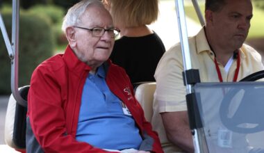 Warren Buffett's longtime Social Security warning is coming to fruition, with retirees facing an $18,000 annual cut