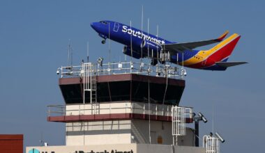 Southwest Airlines passengers report dive after departure from Burbank – NBC Los Angeles