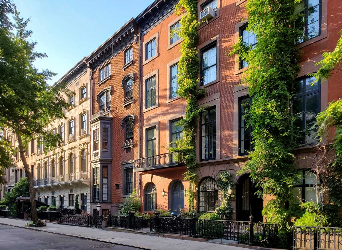 Millionaire renters surge in NYC as high earners opt for luxury leases: report – QNS