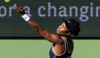 Venus Williams returns to tour action vs. Stearns