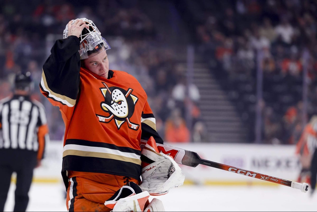 Ducks sign goalie Lukáš Dostál to 5-year contract extension, avoid arbitration