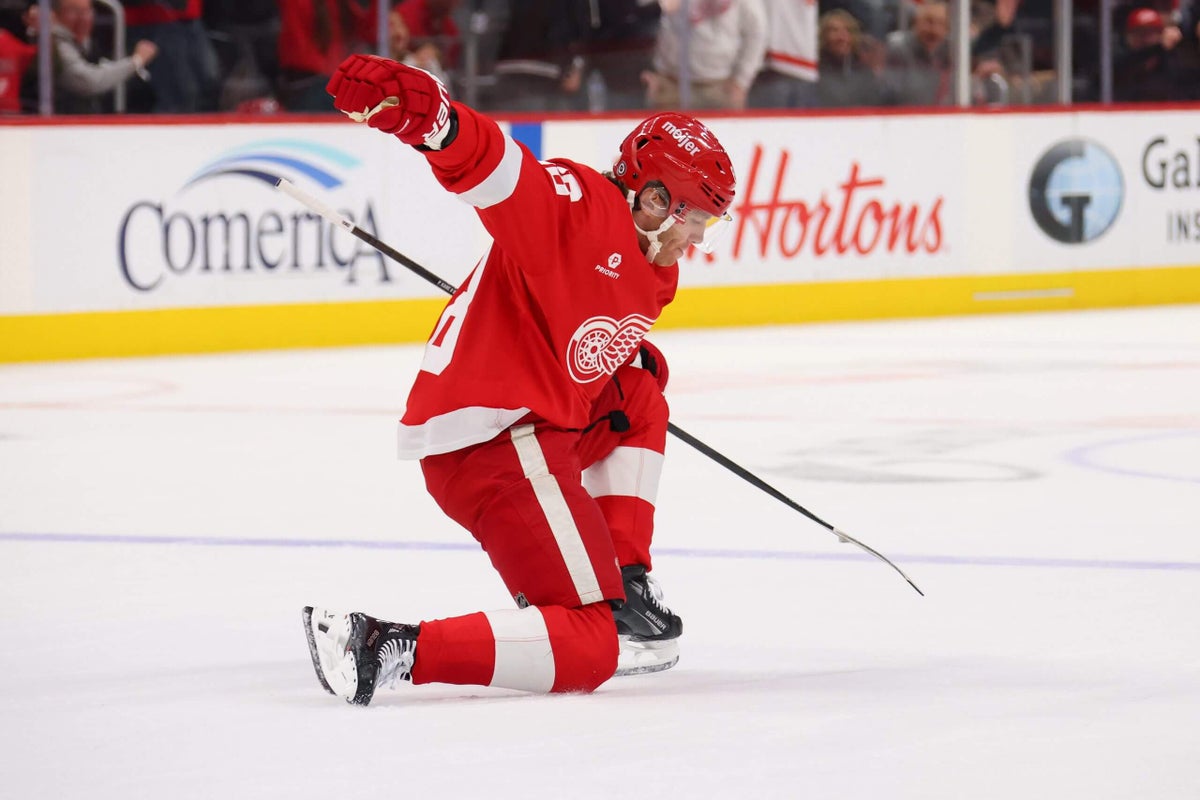 Patrick Kane re-signs with Red Wings on 1-year contract full of bonuses