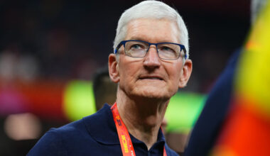 Meta reportedly recruits Apple's head of AI models