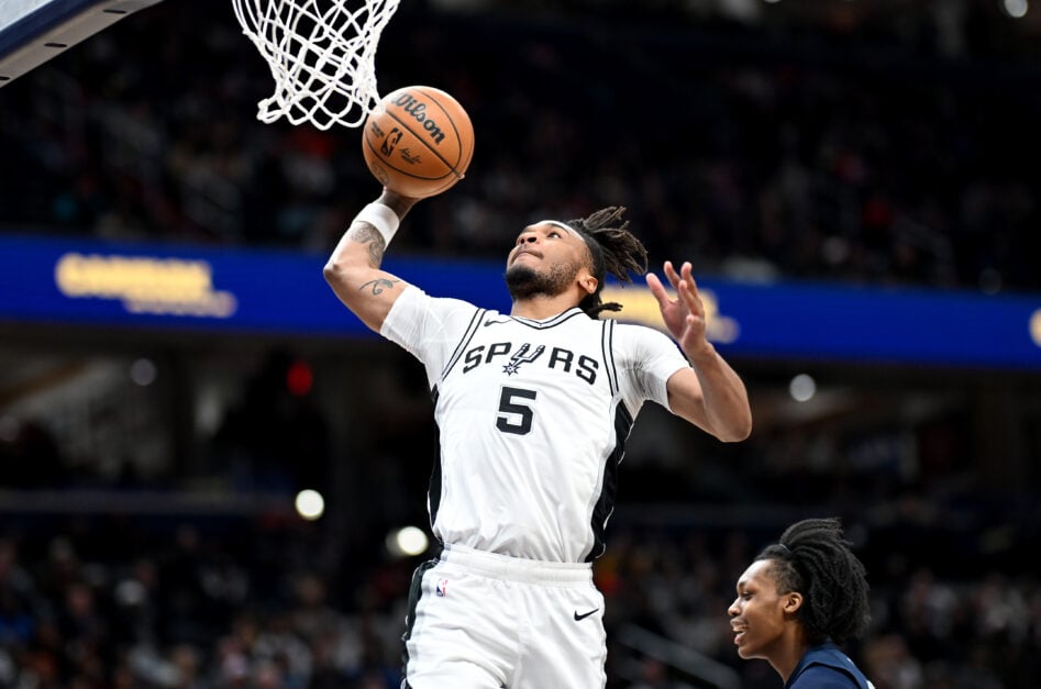 Stephon Castle scores for San Antonio Spurs