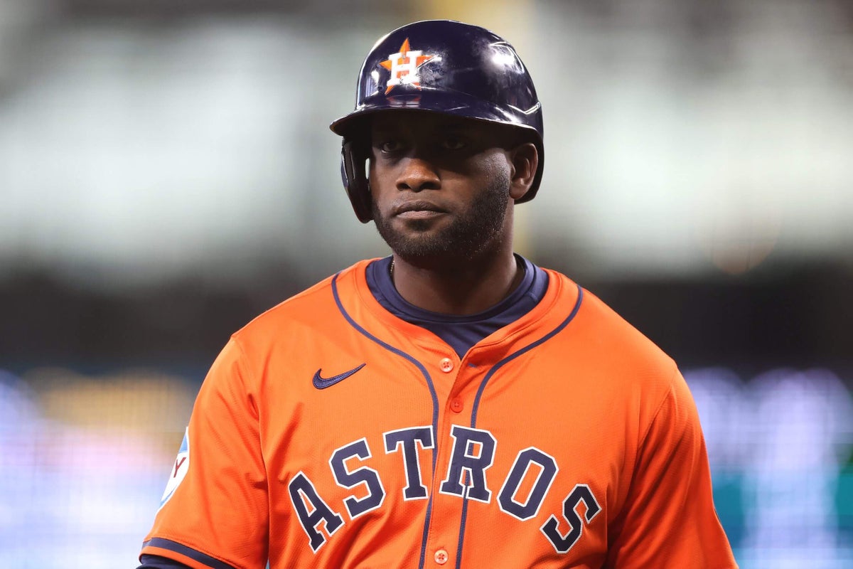 Astros slugger Yordan Alvarez to see hand specialist after suffering setback