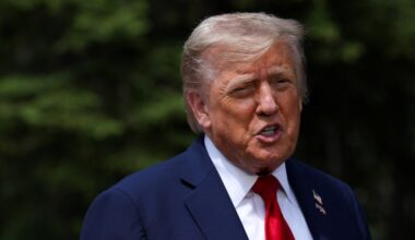 Donald Trump Threatens To Revoke Rosie O'Donnell's Citizenship