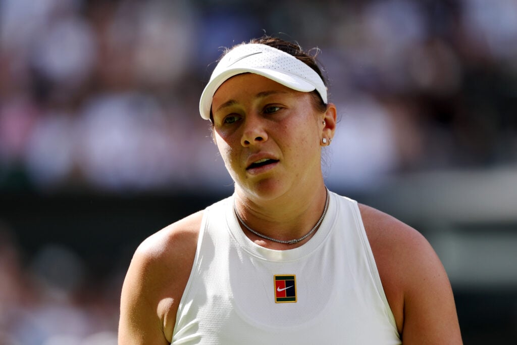 Amanda Anisimova of the United States looks dejected against Iga Swiatek during the 2025 Wimbledon final