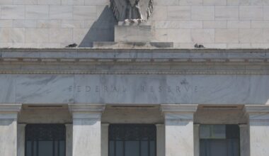 What if the Fed cut rates to just 1% like Trump wants? An analyst says it's 'ludicrous' and may scare businesses