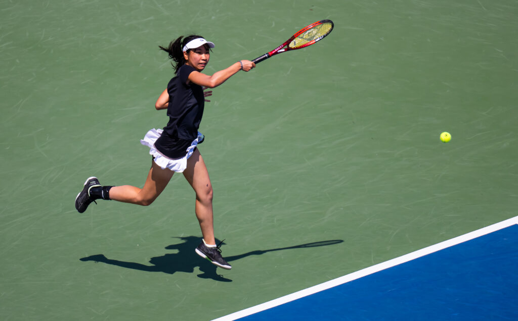Aoi hits a forehand against Jasmine Paolini at the WTA 1000 National Bank Open presented by Rogers