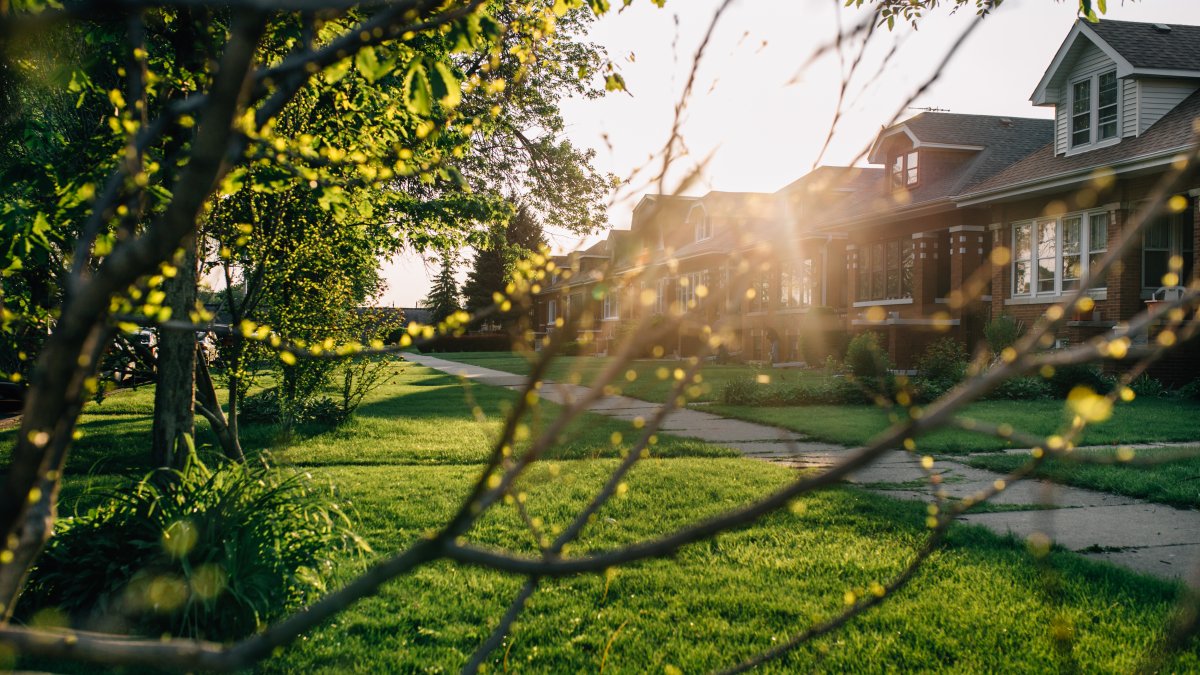 Highland Park named among 20 safest suburbs in U.S. – NBC Chicago