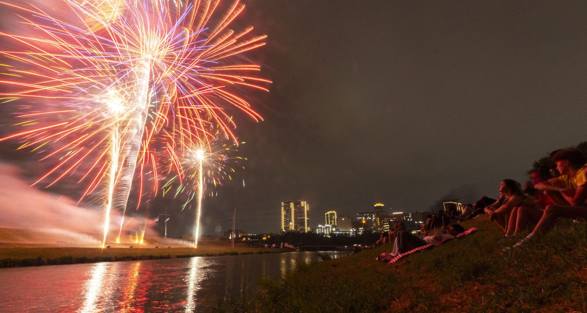 Tarrant County celebrated July 4 with fireworks, community. Here’s what it looked like
