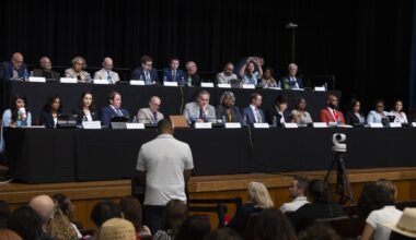 UTA hearing draws vocal crowd of redistricting opponents