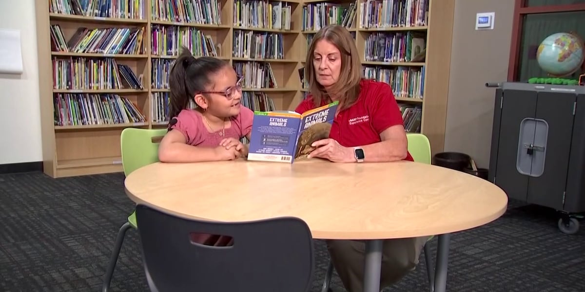 Phoenix schools in need of volunteers to help improve literacy rates