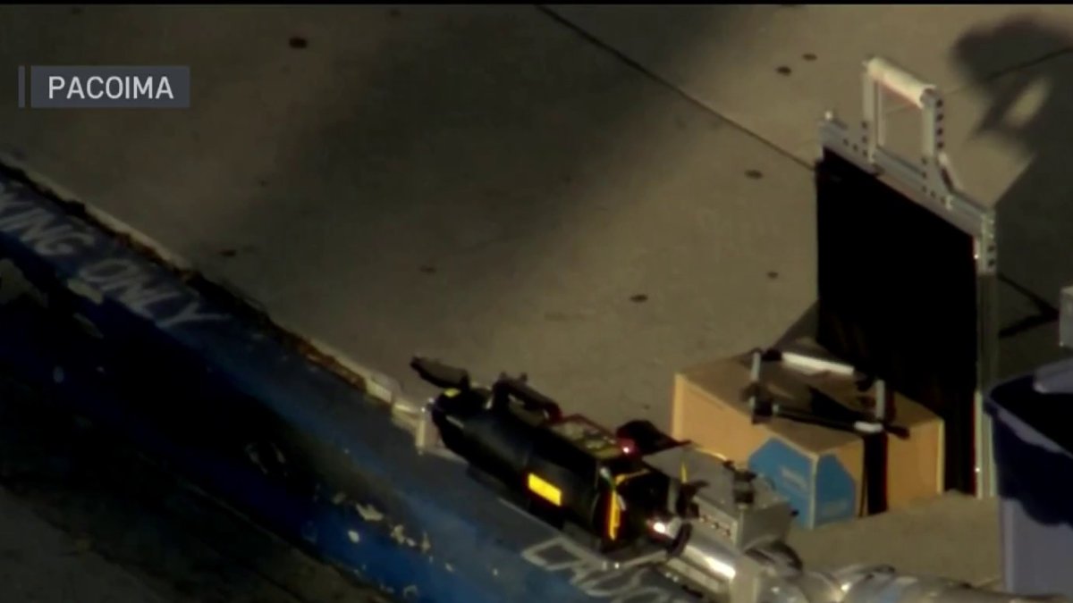 Bomb squad investigate suspicious device in Pacoima – NBC Los Angeles