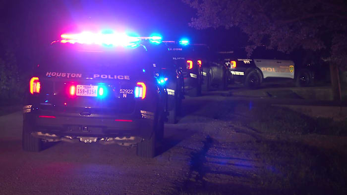Property owner shoots 2 alleged copper wire thieves in north Houston