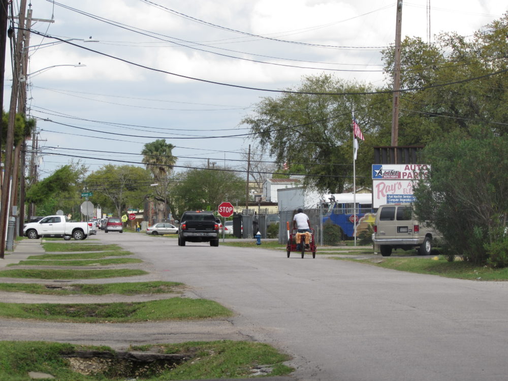 Edgemoor Street near Renwick. Only one side of the street has a sidewalk, and the Kinder survey found that was a common complaint in Gulfton. 