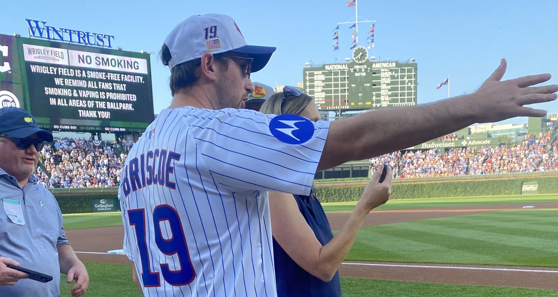 Chase Briscoe throws out first pitch at Chicago Cubs game