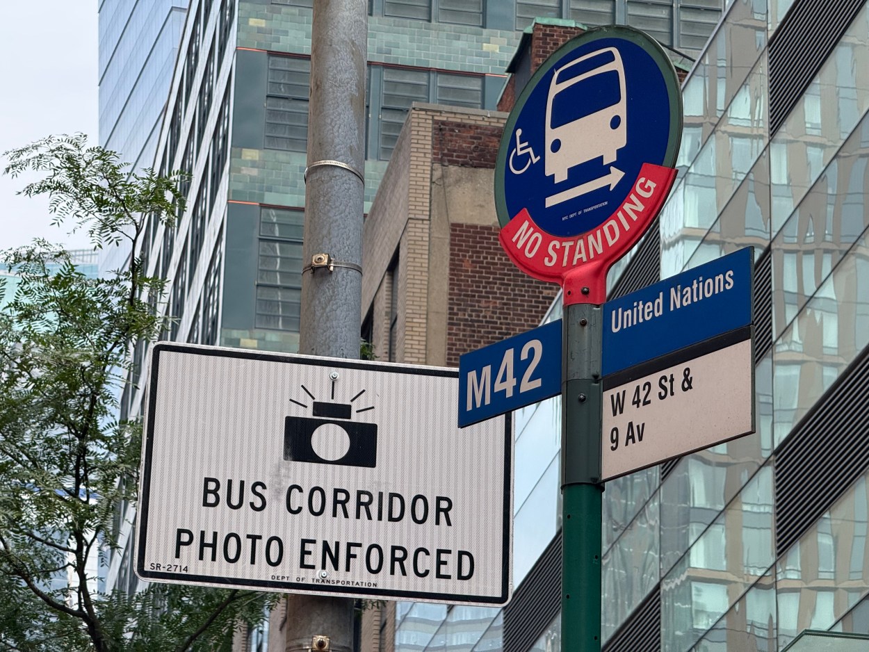 M42 Bus Camera sign