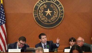 Texas House redistricting committee’s Houston hearing draws criticism over absence of maps