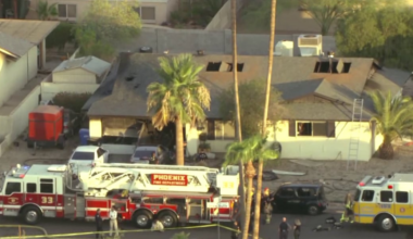 Man found dead, woman hospitalized after Phoenix house fire
