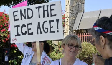 Judge blocks random immigration raids in LA