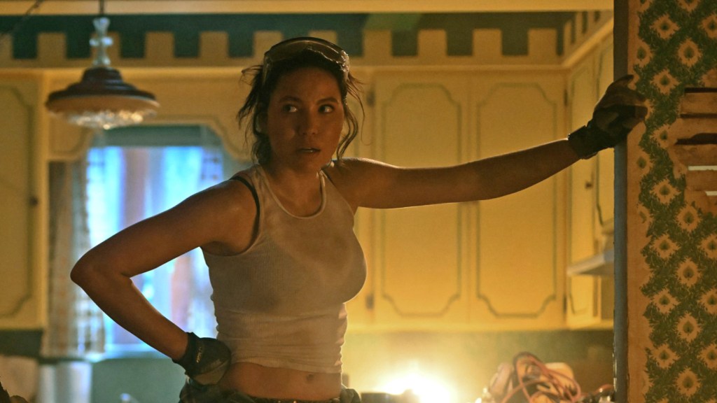 Jurnee Smollett Gained 20 lbs Of Muscle For 'Smoke' Role