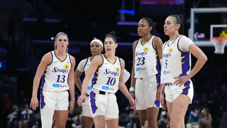 Sparks bring back familiar face to boost playoff push image