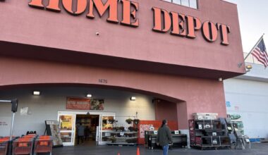 LA activists patrol Home Depots, parks using a volunteer network to warn of immigration raids – Orange County Register